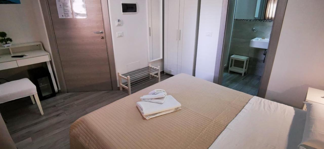 LMP Perla Del Sud - Guest House מראה חיצוני תמונה