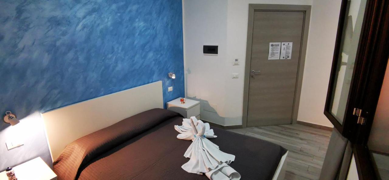 LMP Perla Del Sud - Guest House מראה חיצוני תמונה