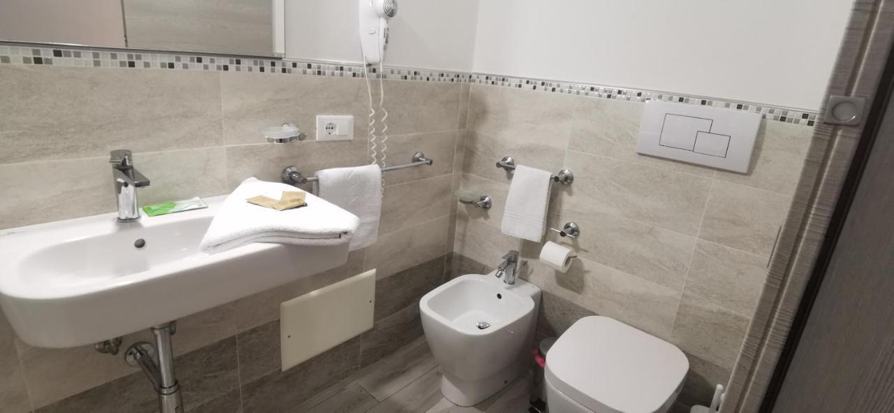 LMP Perla Del Sud - Guest House מראה חיצוני תמונה