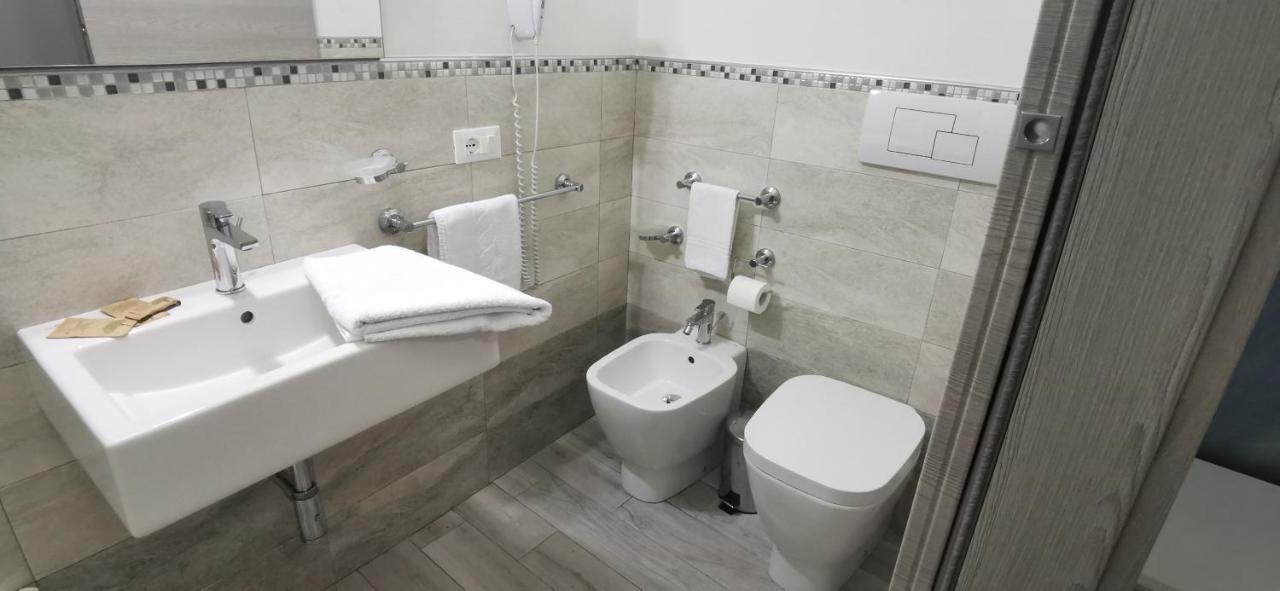 LMP Perla Del Sud - Guest House מראה חיצוני תמונה