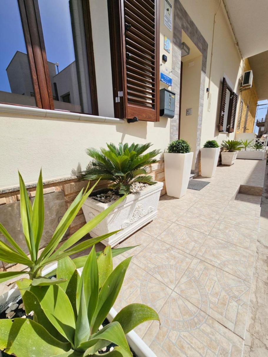 LMP Perla Del Sud - Guest House מראה חיצוני תמונה